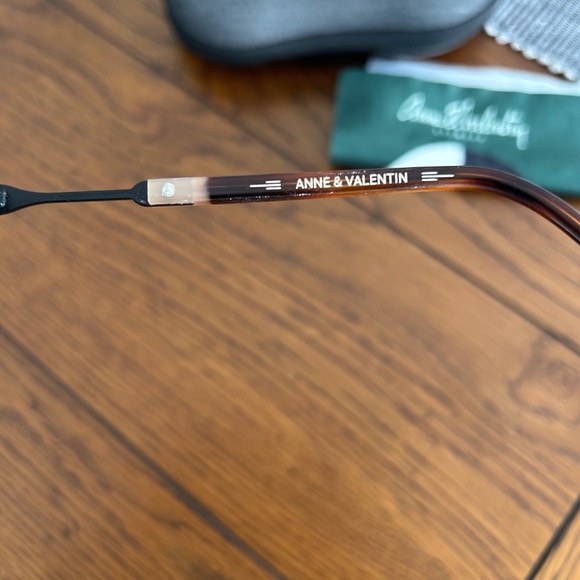 Anne & Valentin UMEET 1651 - Picture 4 of 8